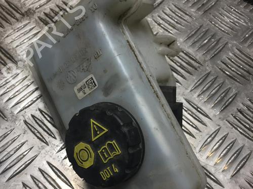 Used Brake fluid reservoir Brake fluid reservoir VW GOLF VII (5G1, BQ1, BE1, BE2) 1.4 TSI (125 hp) 25482200 25482200