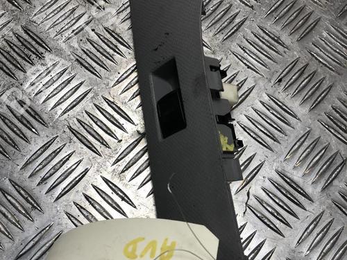 Used Right front window switch TOYOTA YARIS (_P9_) 1.4 D-4D (NLP90_, NLP90R) (90 hp) 31201764