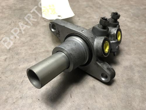 Used Brake master cylinder Brake master cylinder PEUGEOT 5008 (0U_, 0E_) 1.6 HDi (112 hp) 20089533 20089533