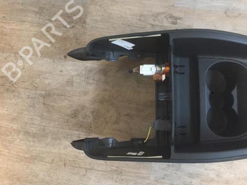 Used Middle console AUDI A1 (8X1, 8XK) 1.6 TDI (90 hp) 28688542