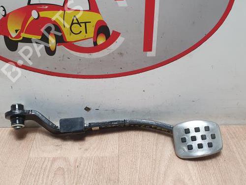 Used Break pedal RENAULT CAPTUR I (J5_, H5_) 0.9 TCe 90 (90 hp) 13261945