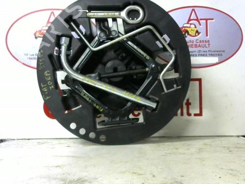 Bordwerkzeug für FIAT IDEA (350_) 1.9 JTD (101 hp) 31196365