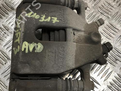 Høyre bremsekaliper foran SUZUKI SWIFT III (MZ, EZ) 1.3 (RS413, ZC11S) (92 hp) 31245084