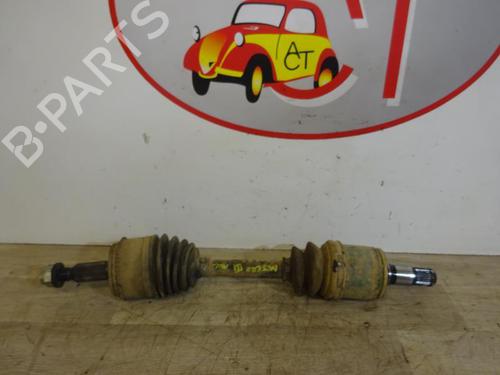 Drivaksel fortil venstre MITSUBISHI PAJERO CLASSIC (V2_W, V6_W, V7_W) 2.5 TD (V24W) (115 hp) 31195517