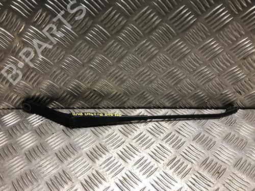 Used Front windshield wiper arm Front windshield wiper arm 39136116 39136116