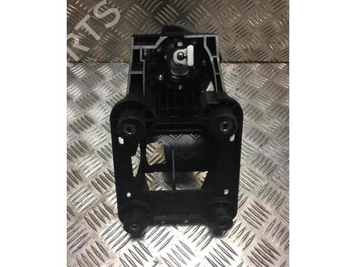 Gear lever PEUGEOT 208 I (CA_, CC_) 1.6 HDi / BlueHDi 75 | BP24523102M90