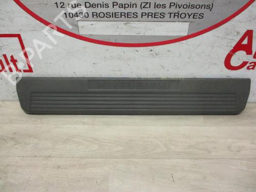 Used Step MITSUBISHI PAJERO III (V7_W, V6_W) 3.2 Di-D (V68W) (160 hp) 13136401