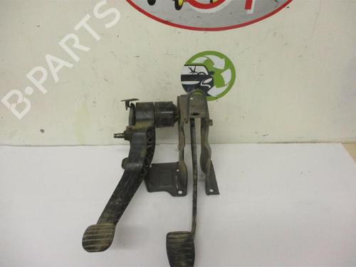 Used Pedal DACIA DUSTER (HS_) 1.5 dCi 4x4 (HSMC, HSMD) (110 hp) 12972005