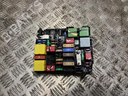 Used Fuse box PEUGEOT 2008 I (CU_) 1.6 BlueHDi 100 (100 hp) 31198568