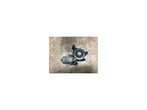 Rudehejsemotor forskærm højre AUDI A3 Sportback (8VA, 8VF) 1.6 TDI (110 hp) 23128592