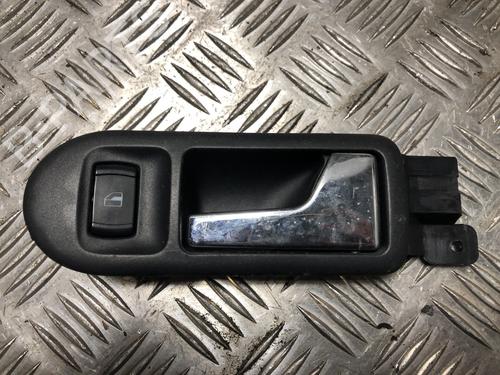Højre fortil invendig håndtag Højre fortil invendig håndtag VW GOLF IV (1J1) 1.4 16V (75 hp) 34415795 34415795