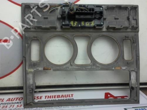 Middle console MERCEDES-BENZ E-CLASS (W210) E 300 Turbo-D (210.025) | BP13131095I22 