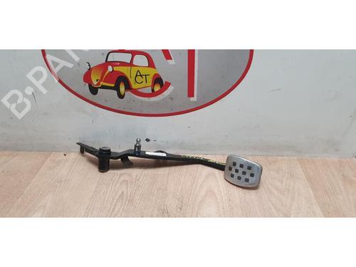 Used Clutch pedal RENAULT CAPTUR I (J5_, H5_) 0.9 TCe 90 (90 hp) 13261951