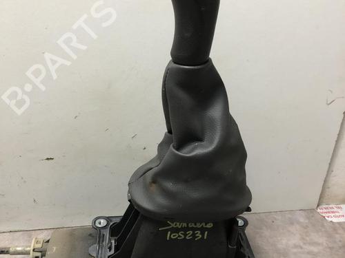Used Gear lever DACIA SANDERO 1.5 dCi (88 hp) 20617324