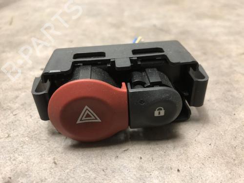 Used Warning switch RENAULT CLIO III (BR0/1, CR0/1) 1.5 dCi (88 hp) 20625771