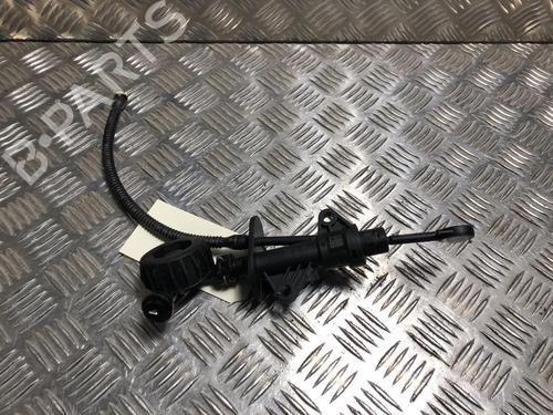 Used Clutch slave cylinder AUDI A3 Sportback (8VA, 8VF) 35 TFSI (150 hp) 31203502