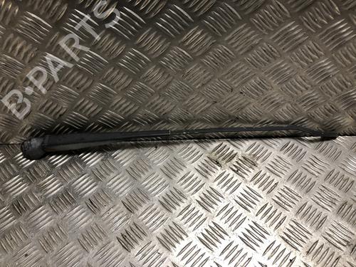 Used Front windshield wiper arm Front windshield wiper arm 37476149 37476149