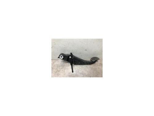 Used Clutch pedal DACIA LOGAN MCV II TCe 90 (K8M1, K8MA, K8AC) (90 hp) 25799851