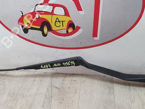 Used Front windshield wiper arm Front windshield wiper arm TOYOTA RAV 4 II (_A2_) 2.0 D 4WD (CLA20_, CLA21_, CLA20R, CLA21R) (116 hp) 39901345 39901345