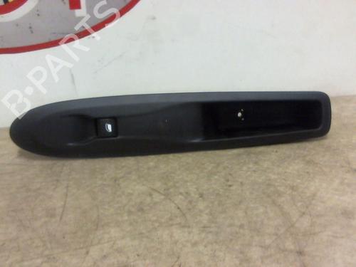 Used Right front window switch CITROËN DS3 (SA_) 1.4 VTi 98 (98 hp) 13225554