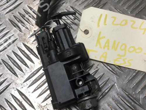Used Switch RENAULT KANGOO / GRAND KANGOO II (KW0/1_) 1.5 dCi (KW0C, KW2C, KW4C) (106 hp) 31357541