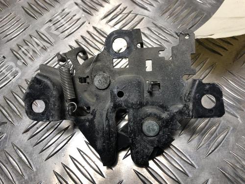 Used Hood lock TOYOTA RAV 4 III (_A3_) 2.2 D 4WD (ALA30_, ALA30R) (150 hp) 31201683