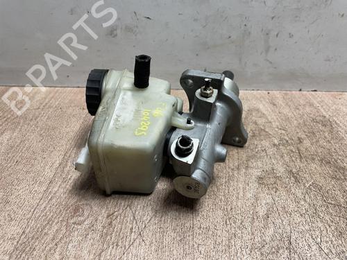 Used Brake master cylinder BMW 3 Coupe (E46) 323 Ci (170 hp) 13116025