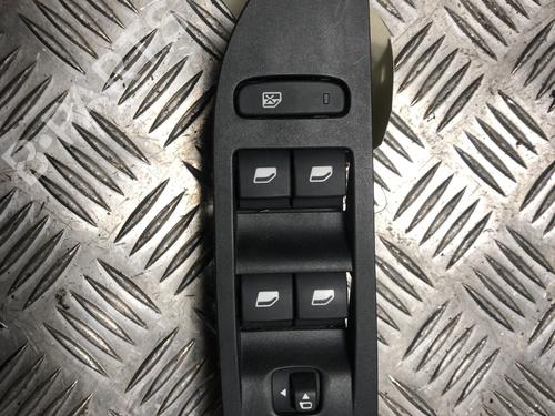 Used Left front window switch PEUGEOT 2008 II (UD_, US_, UY_, UJ_, UR_, UC_) 1.2 PureTech 130 (USHNS, URHNS) (130 hp) 32509857