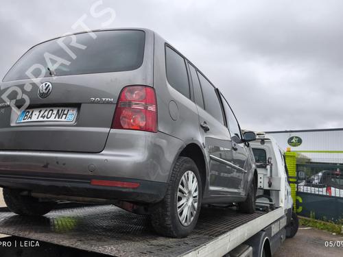 Right front fog light VW TOURAN (1T1, 1T2) 2.0 TDI 16V | BP31202290C31