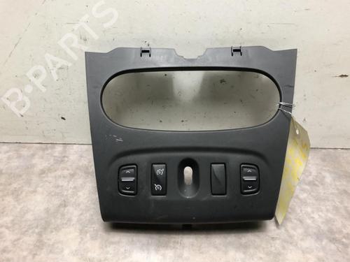 Used Switch DACIA SANDERO II TCe 90 (B8M1, B8MA, B8AC) (90 hp) 20617208