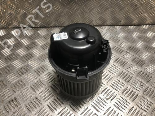 Used Heater blower motor PEUGEOT 2008 II (UD_, US_, UY_, UJ_, UR_, UC_) 1.2 PureTech 130 (USHNS, URHNS) (130 hp) 32492732