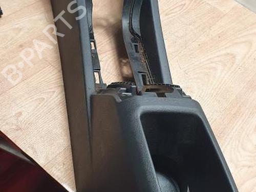 Consola central PEUGEOT 208 I (CA_, CC_) 1.6 HDi (92 hp) 31198658