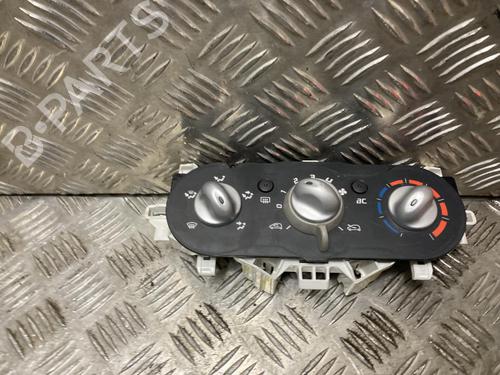 Used Climate control Climate control RENAULT TWINGO II (CN0_) 1.2 16V (CN0K, CN0V, CN0A) (76 hp) 33740572 33740572