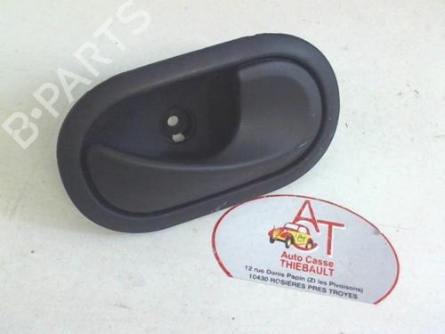 Maniglia interna anteriore destra RENAULT MODUS / GRAND MODUS (F/JP0_) 1.5 dCi (FP0G, JP0G) (68 hp) 13037487