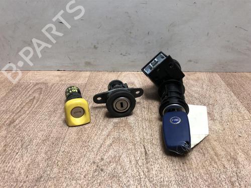 Used Ignition barrel FIAT STILO (192_) 1.6 16V (192_XB1A) (103 hp) 13291993