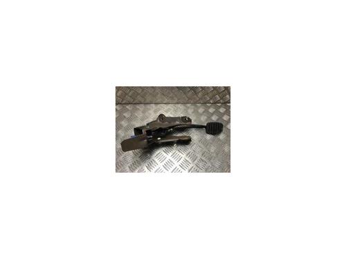 Used Clutch pedal DACIA SANDERO II 1.0 SCe 75 (B8JC, B8JD) (73 hp) 24146807