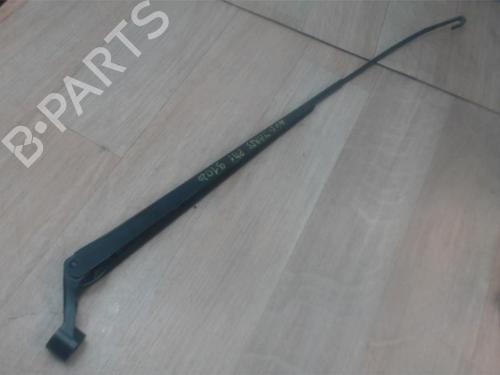 Used Front windshield wiper arm TOYOTA YARIS (_P1_) 1.0 (SCP10_, SCP10R) (65 hp) 13263477