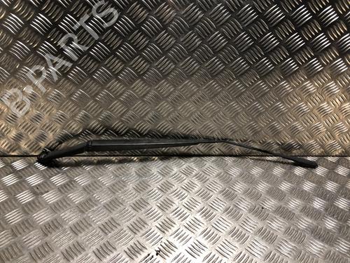 Used Front windshield wiper arm NISSAN QASHQAI I (J10, NJ10) 1.5 dCi (110 hp) 31197932