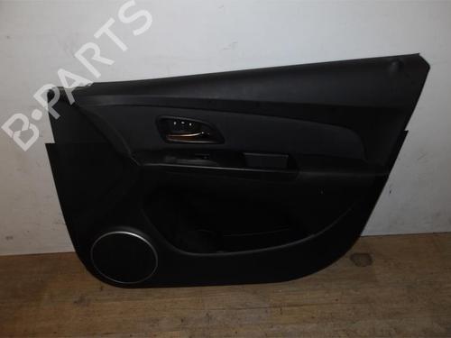 Used Front right panel CHEVROLET CRUZE Hatchback (J305) 1.7 D (131 hp) 13270368