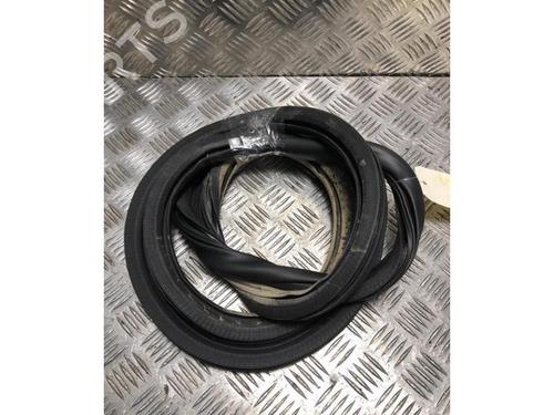 Rubber door seal PEUGEOT 208 II (UB_, UP_, UW_, UJ_) 1.5 BlueHDI 100 | BP27597335C142 