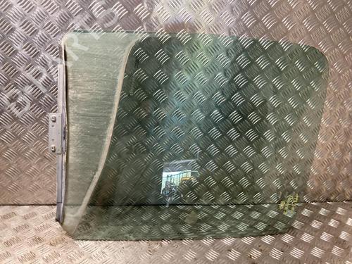 Used Front right door window Front right door window 37639922 37639922