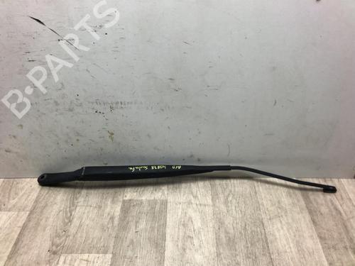 Used Front windshield wiper arm HYUNDAI SANTA FÉ I (SM) 2.0 CRDi (113 hp) 23871589
