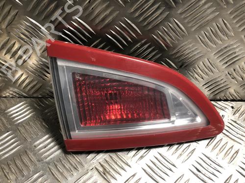 Feu de coffre gauche Feu de coffre gauche RENAULT SCÉNIC III (JZ0/1_) 1.9 dCi (JZ0J, JZ1J, JZ1K, JZ1S) (131 hp) 33735947 33735947