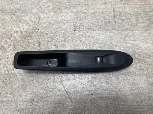 Used Right front window switch CITROËN DS3 (SA_) 1.6 THP 150 (150 hp) 13225585