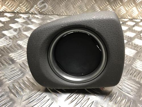 Used Air vent TOYOTA YARIS (_P9_) 1.4 D-4D (NLP90_, NLP90R) (90 hp) 23036830