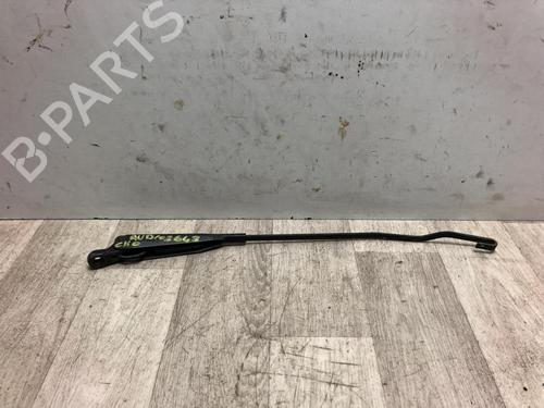 Used Front windshield wiper arm RENAULT CLIO I (B/C57_, 5/357_) 1.2 (5/357Y, 5/357K) (58 hp) 23871110