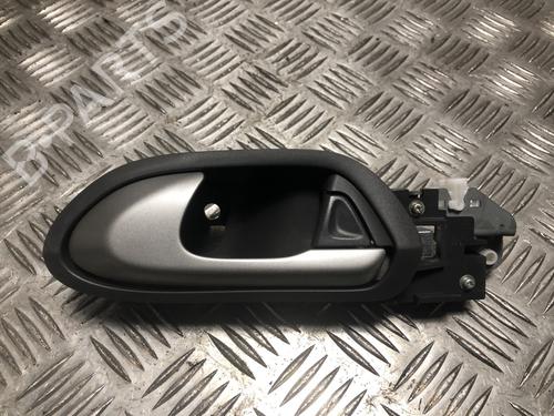 Venstre foran invendig håndtak Venstre foran invendig håndtak HONDA CIVIC VIII Saloon (FD, FA) 1.3 IMA (FA3, FD3) (95 hp) 33906083 33906083