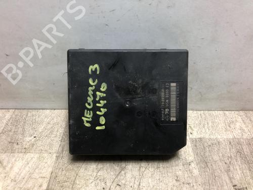 Used Fuse box RENAULT MEGANE III Hatchback (BZ0/1_, B3_) 1.9 dCi (BZ0N, BZ0J) (131 hp) 20621829