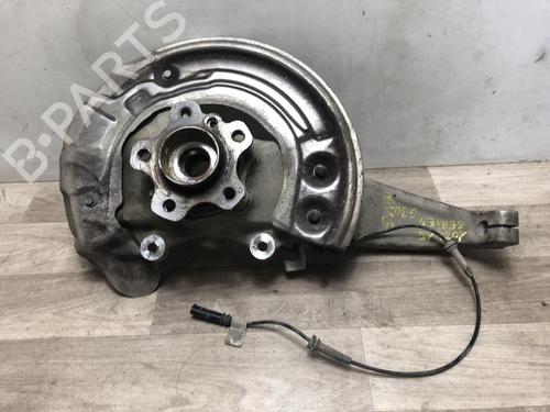 Used Left front steering knuckle BMW 5 (G30, F90) 530 e Plug-in Hybrid (252 hp) 13381727