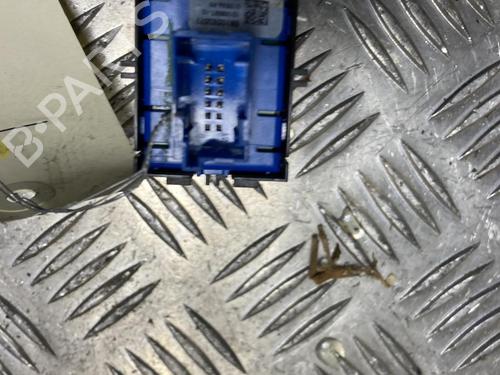 Used Electric handbrake PEUGEOT 2008 II (UD_, US_, UY_, UJ_, UR_, UC_) 1.5 BlueHDI 100 (102 hp) 31875294